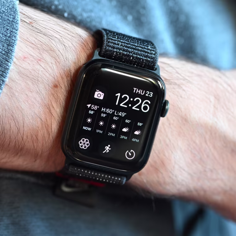 A close up of the Apple Watch SE 3 on the wrist of the writer.