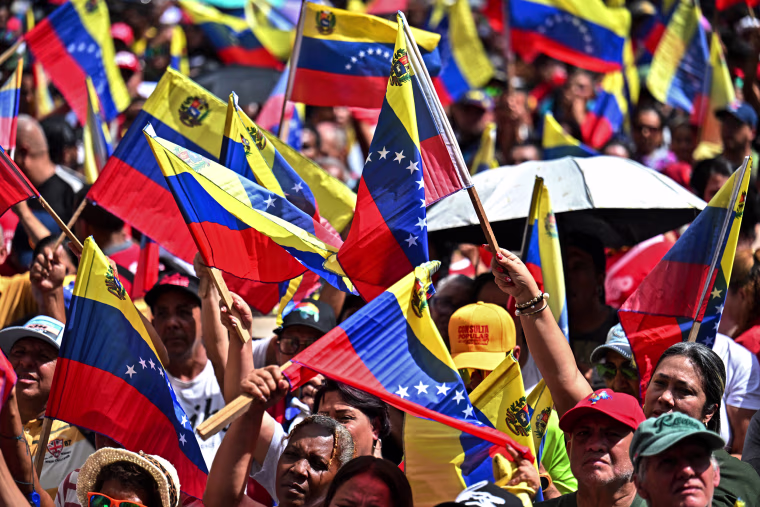 Image: Supporters of ousted Venezuela's President Nicolas Maduro