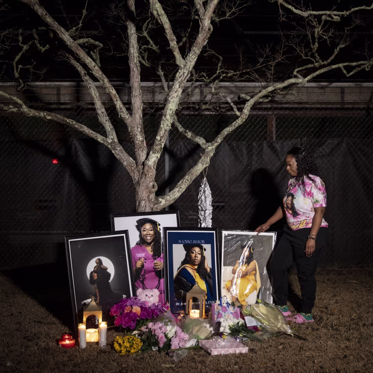 Selina Green mourned her sister, Janell Green Smith, at a vigil in Charleston, S.C., on Wednesday.