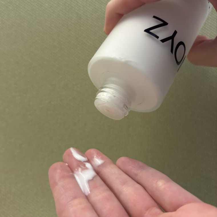 This perfume has a milky consistency that absorbs quickly and doesn’t leave behind an uncomfortable, sticky residue, according to Godio.