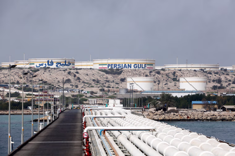 IRAN-ECONOMY-OIL-KHARK
