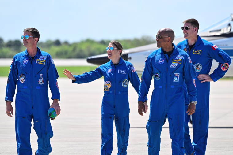 Artemis crew