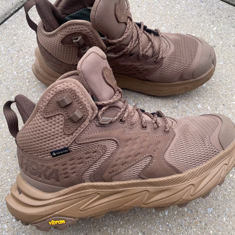 A close up of the Women’s Hoka Anacapa 2 Mid GTX in brown.