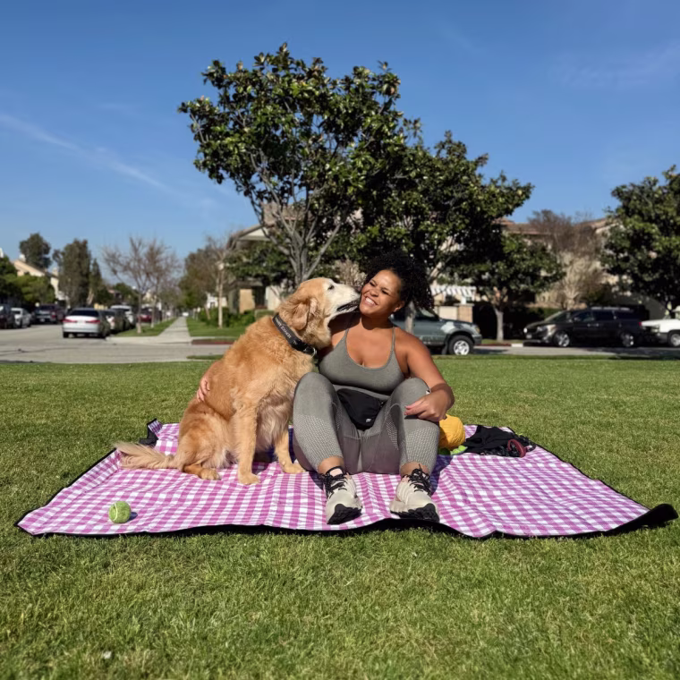 Start TODAY fitness and mindset coach Lacee Green (and her golden retriever!) enjoying a sunny day outside on the Zaze Extra Large Picnic Outdoor Blanket.