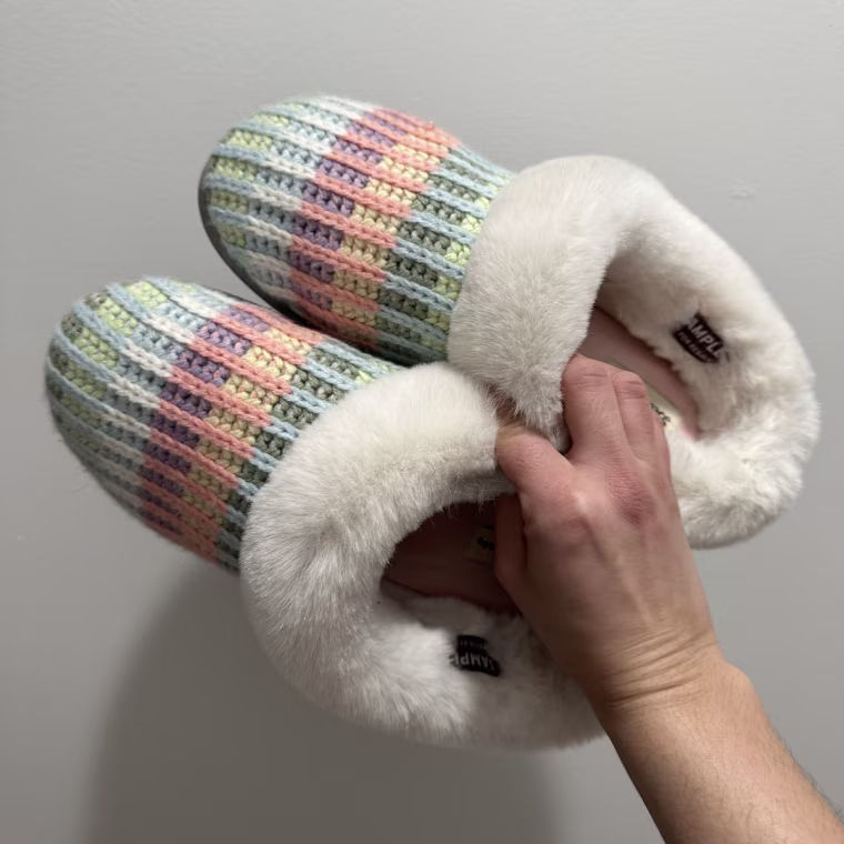 Dearfoams Women's Hannah Festive Knit Clog Slipper