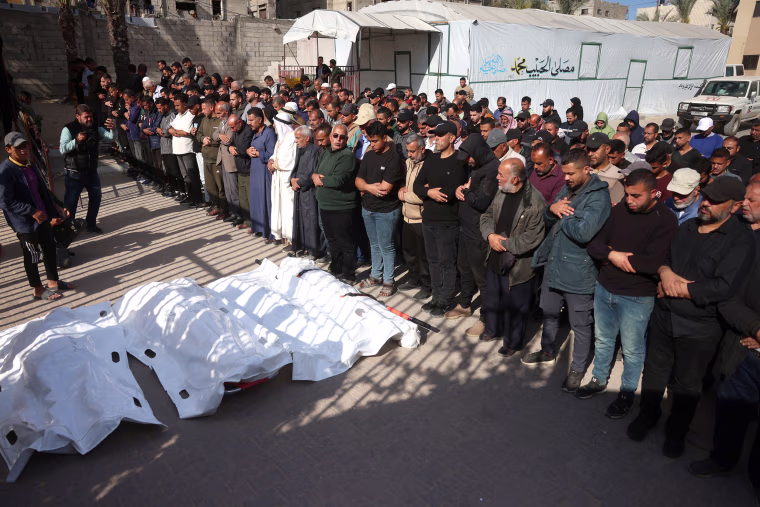 Three Palestinian residents were killed in an israeli strike that targeted the Al-Zaqzouq intersection in the Al-Amal neighborhood, west of Khan Yunis.
