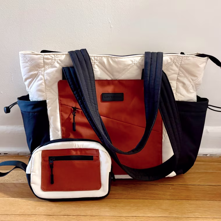 This bag is so spacious and comes with an additional pouch for extra storage.