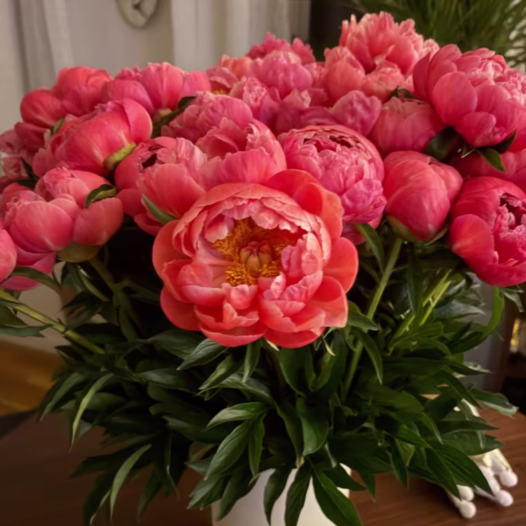 Bouquet of pink flowers in a vase