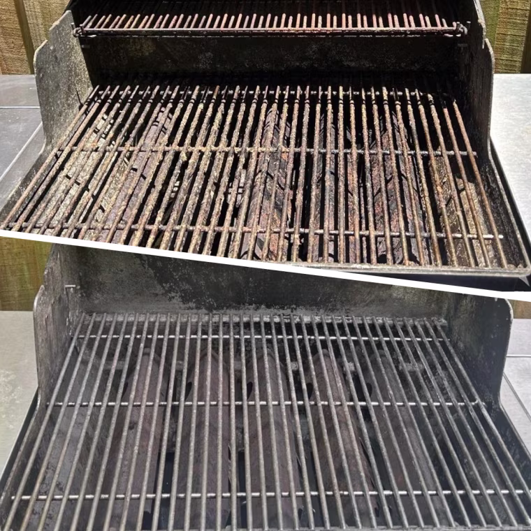Scrub Daddy BBQ Daddy Grill Brush before and after using.