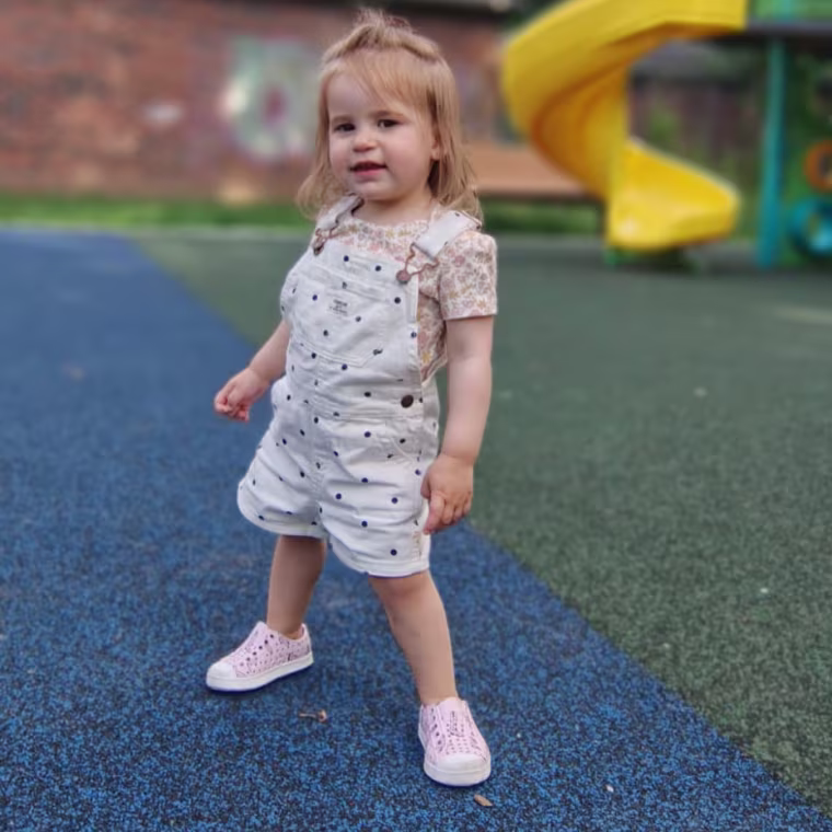 My toddler loves these shoes and puts them on by herself.