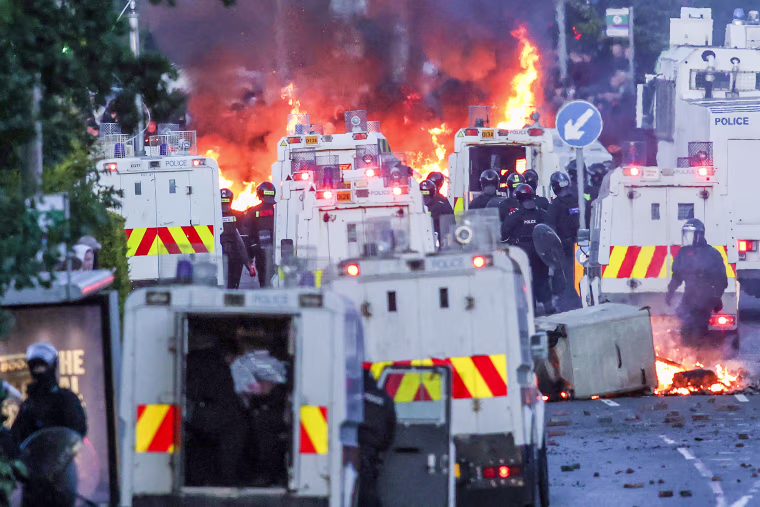 TOPSHOT-BRITAIN-NIRELAND-POLICE-INVESTIGATION-IMMIGRATION