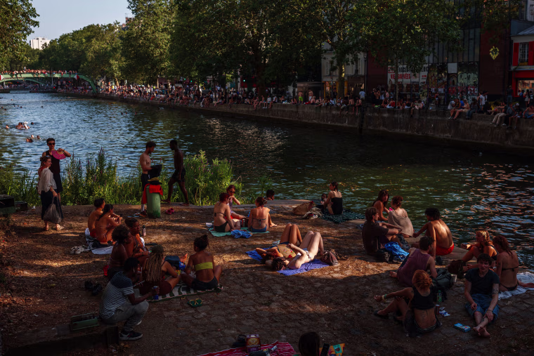 TOPSHOT-FRANCE-WEATHER-CLIMATE-HEATWAVE