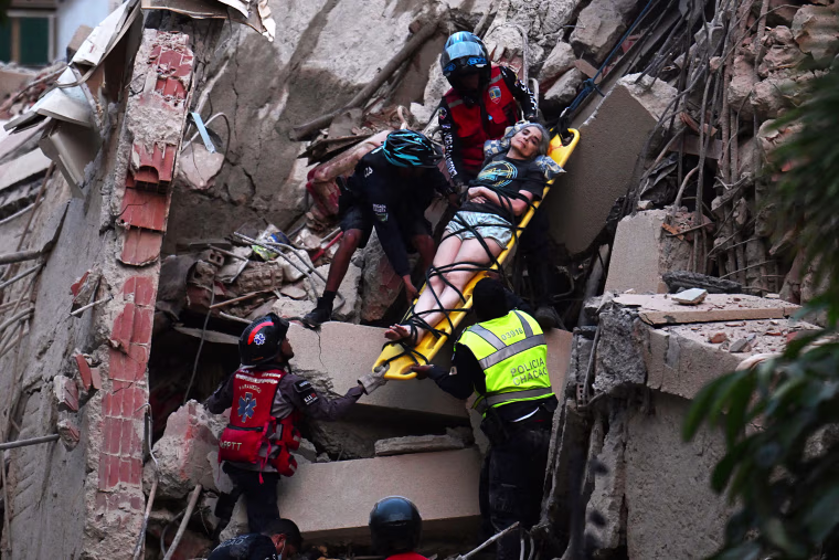 TOPSHOT-VENEZUELA-EARTHQUAKE