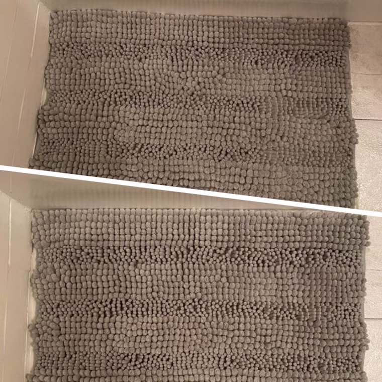 The lightness and darkness of the H.Versailtex bath mat help indicate how wet or dry it is. 
