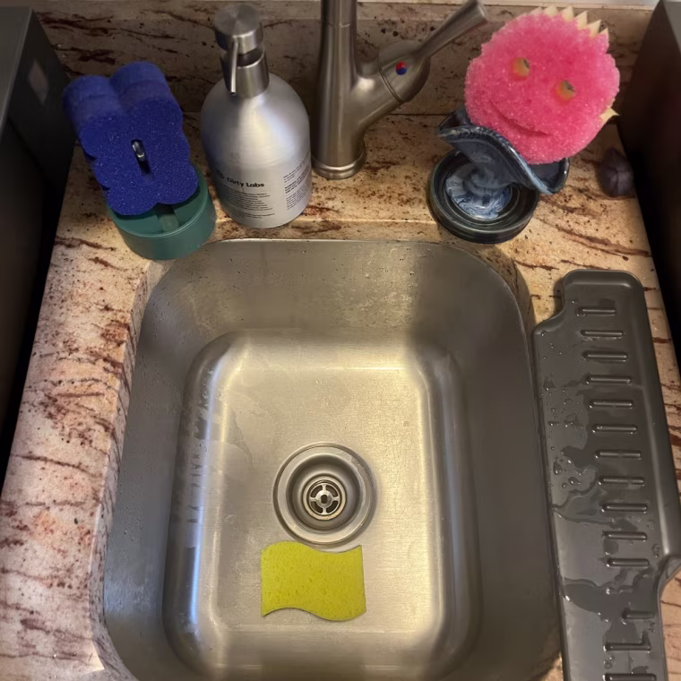An aerial view of the sponges I tested.