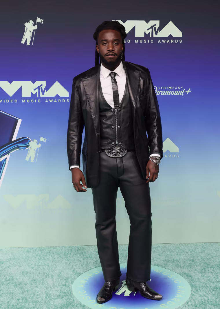 Шаббузи присутствует на церемонии вручения наград MTV Video Music Awards 2026, которая состоится в Peacock Theater 27 сентября 2026 года в Лос-Анджелесе, Калифорния.