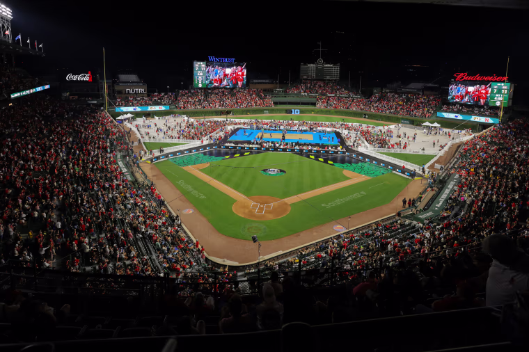 260907-Wrigley-Field-Volleyball-vsb-135-46e30e.jpg