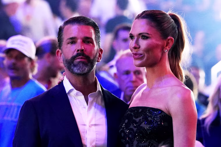 Ο Ντόναλντ Τραμπ Τζούνιορ αναγνώρισε ότι ο Ρώσος ολιγάρχης με δεσμούς με τον Πούτιν φιλοξένησε τον πλούσιο γάμο του στο νησί
