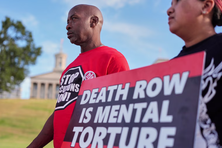 Protesters against the death penalty at the Tennessee State Capitol.