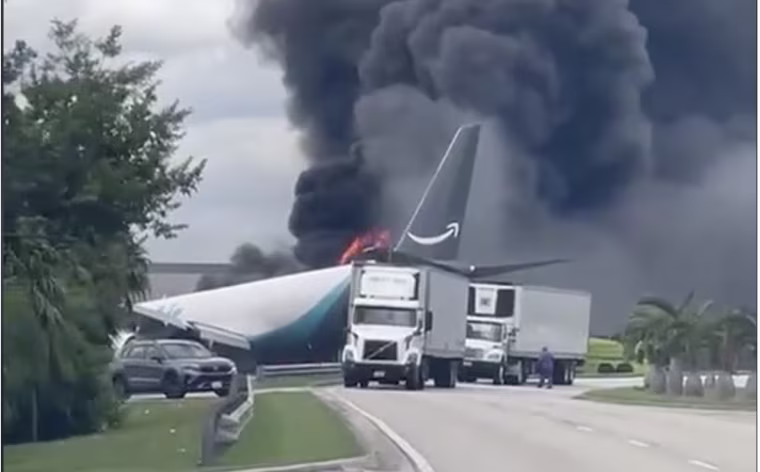 Una imagen de la aeronave de Amazon siniestrada en Miami, el 6 de septiembre de 2026.