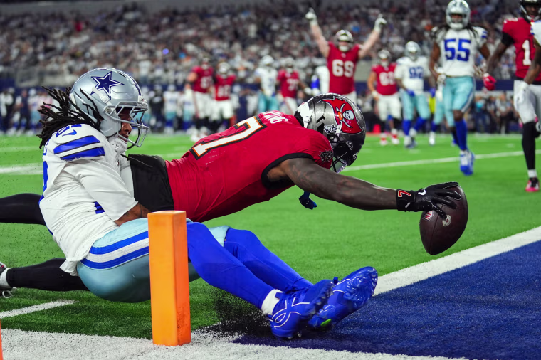 Buccaneers Cowboys Football.