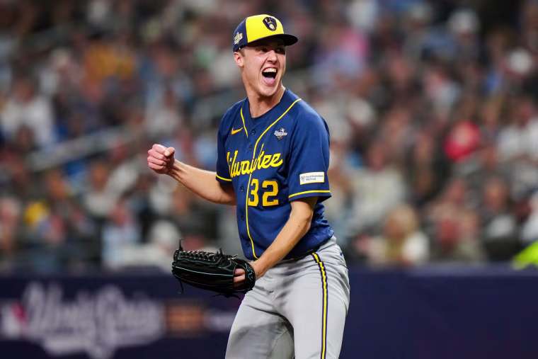 Jacob Misiorowski #32 of the Milwaukee Brewers.