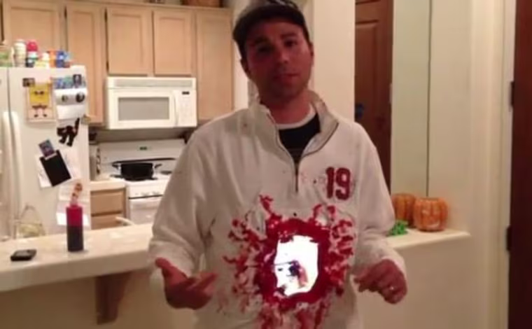If you happen to have two iPad 2s laying around, you've got yourself one cool costume. Here, let someone from NASA demonstrate how it's done for you.