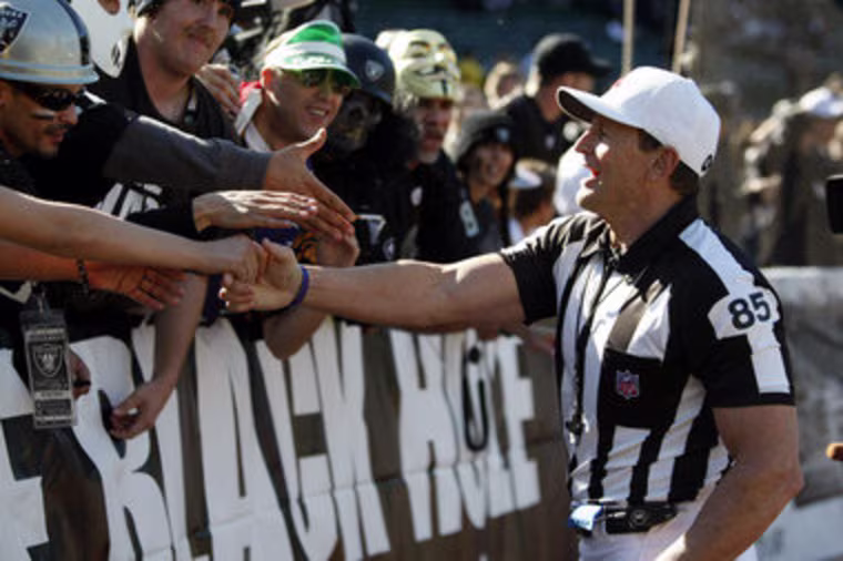 The Hochuli gun show is BACK