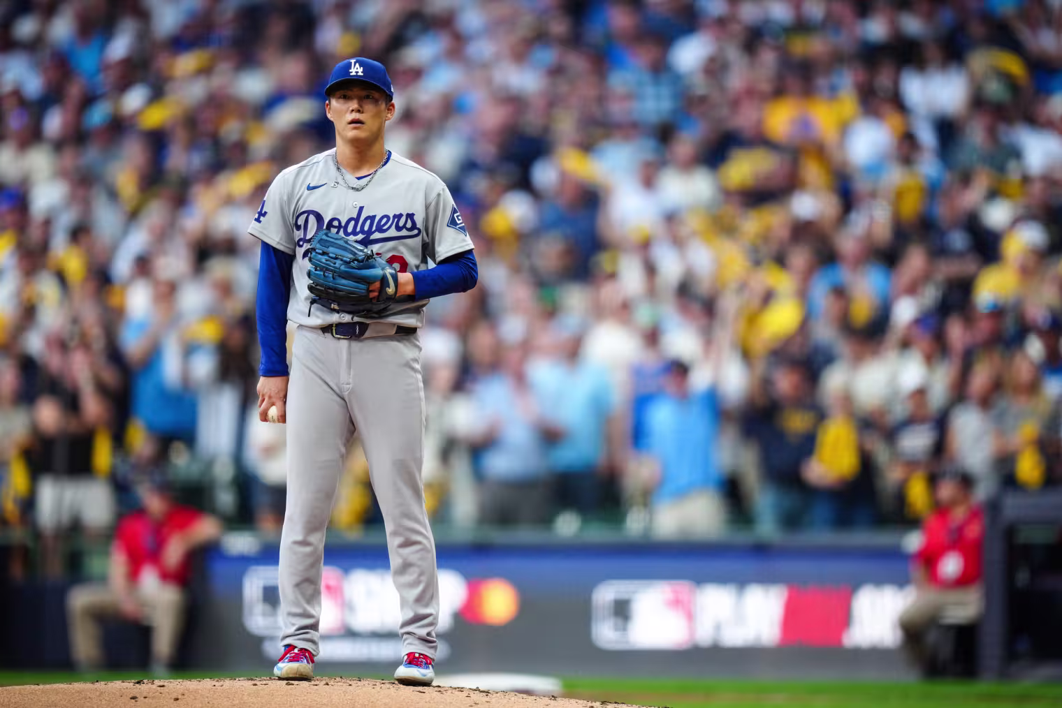 Championship Series - Los Angeles Dodgers v Milwaukee Brewers - Game 2