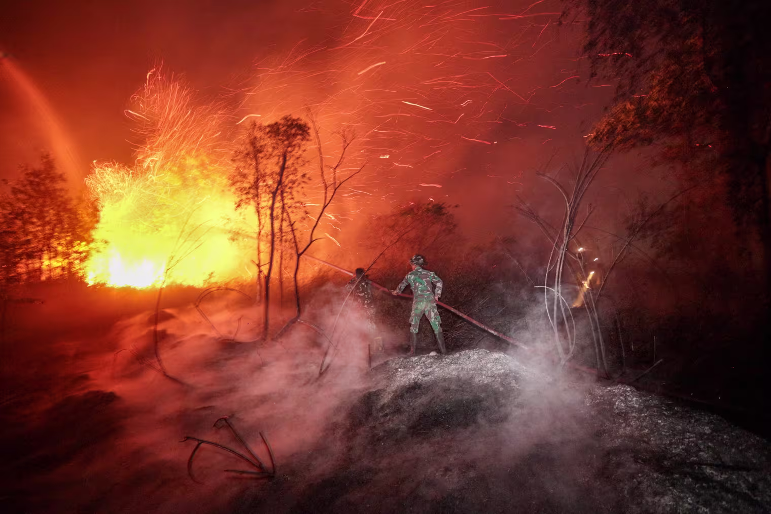 TOPSHOT-INDONESIA-POLLUTION-ENVIRONMENT-FIRE