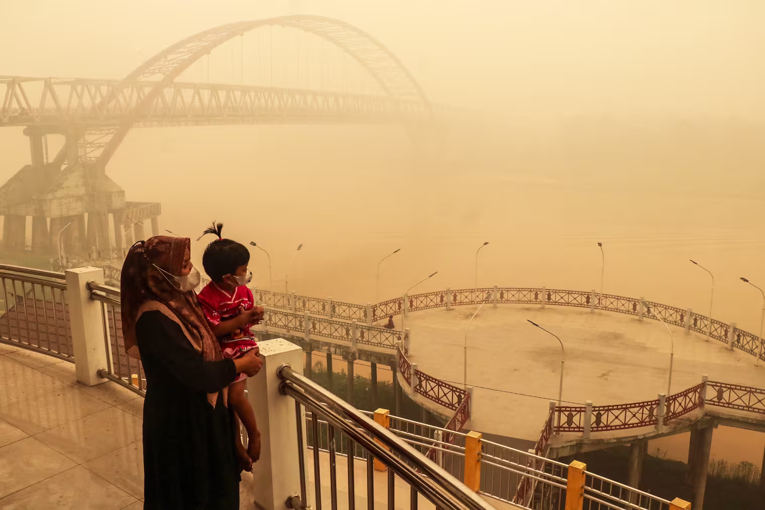 TOPSHOT-INDONESIA-POLLUTION-ENVIRONMENT-FIRE