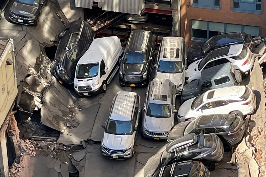 [Image: 230418-ny-parking-garage-collapse-roof-a...d64b2a.jpg]