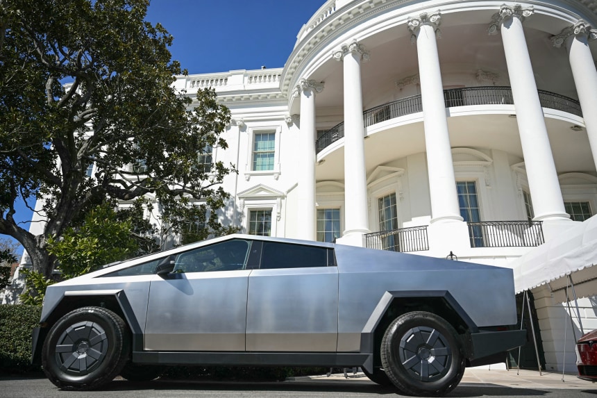 [Image: 250311-tesla-white-house-1-ew-306p-9c7f9b.jpg]