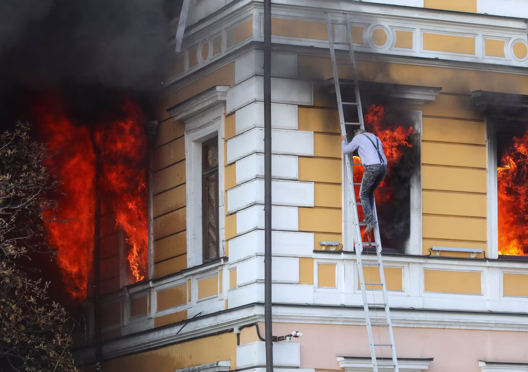 Russian drone strikes Ukrainian National Academy of Sciences building in Kyiv