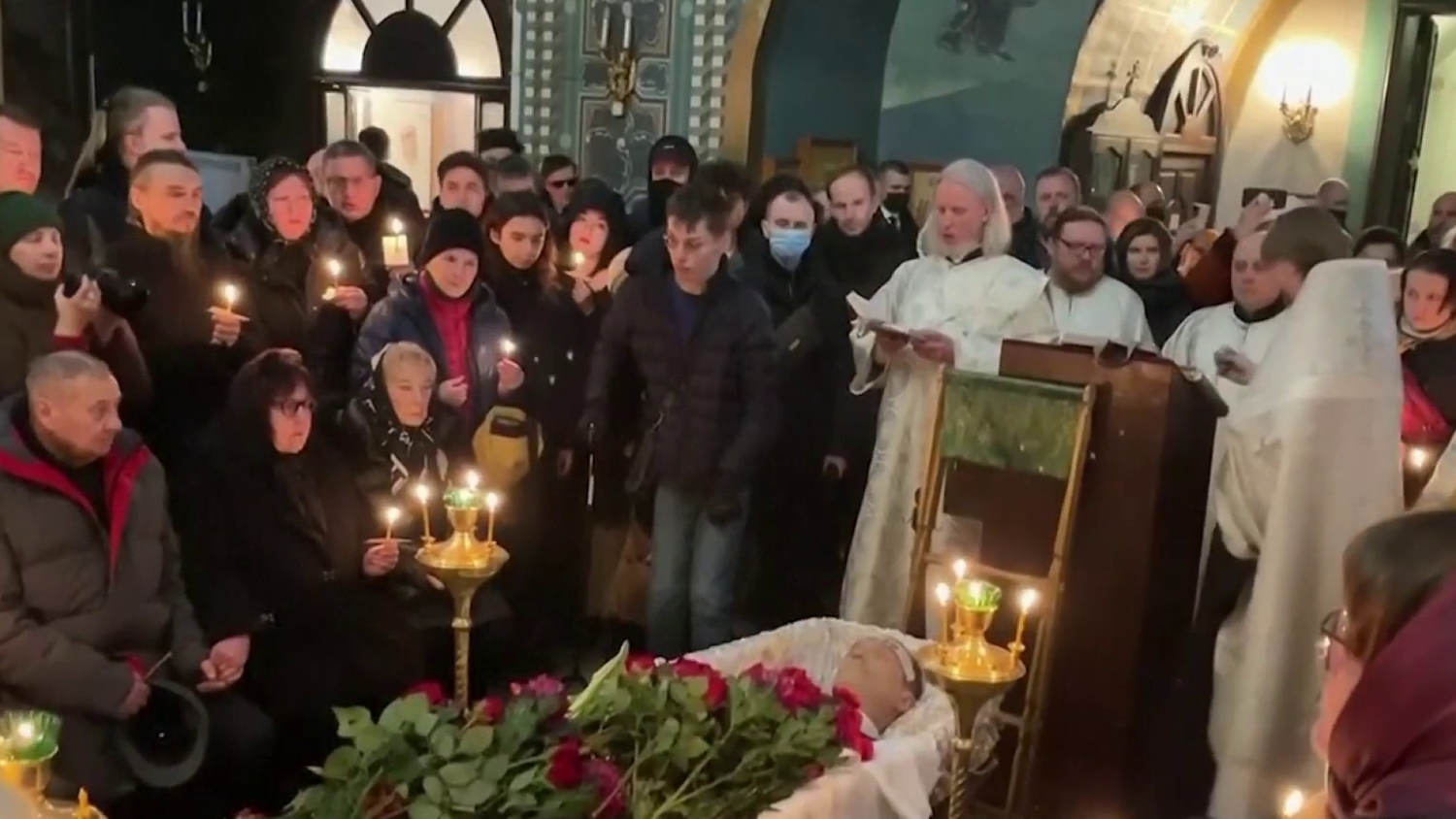 Funeral for Alexei Navalny draws thousands of Russians
