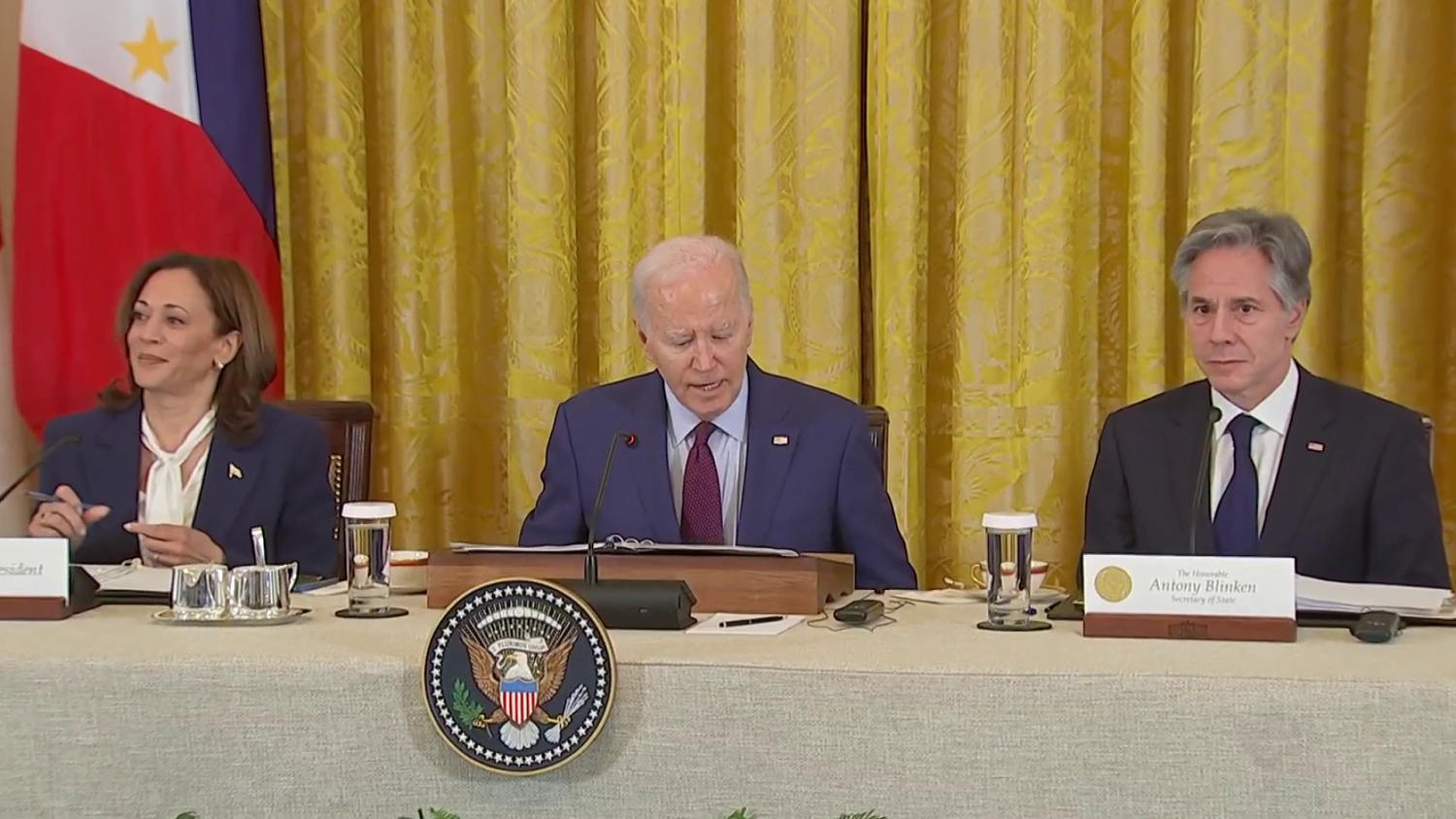 Biden holds meeting leaders of Japan, Philippines for first-ever summit