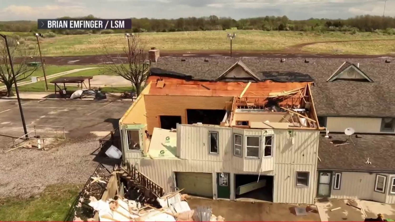 More than 20 tornadoes reported as tens of millions face severe
weather threat