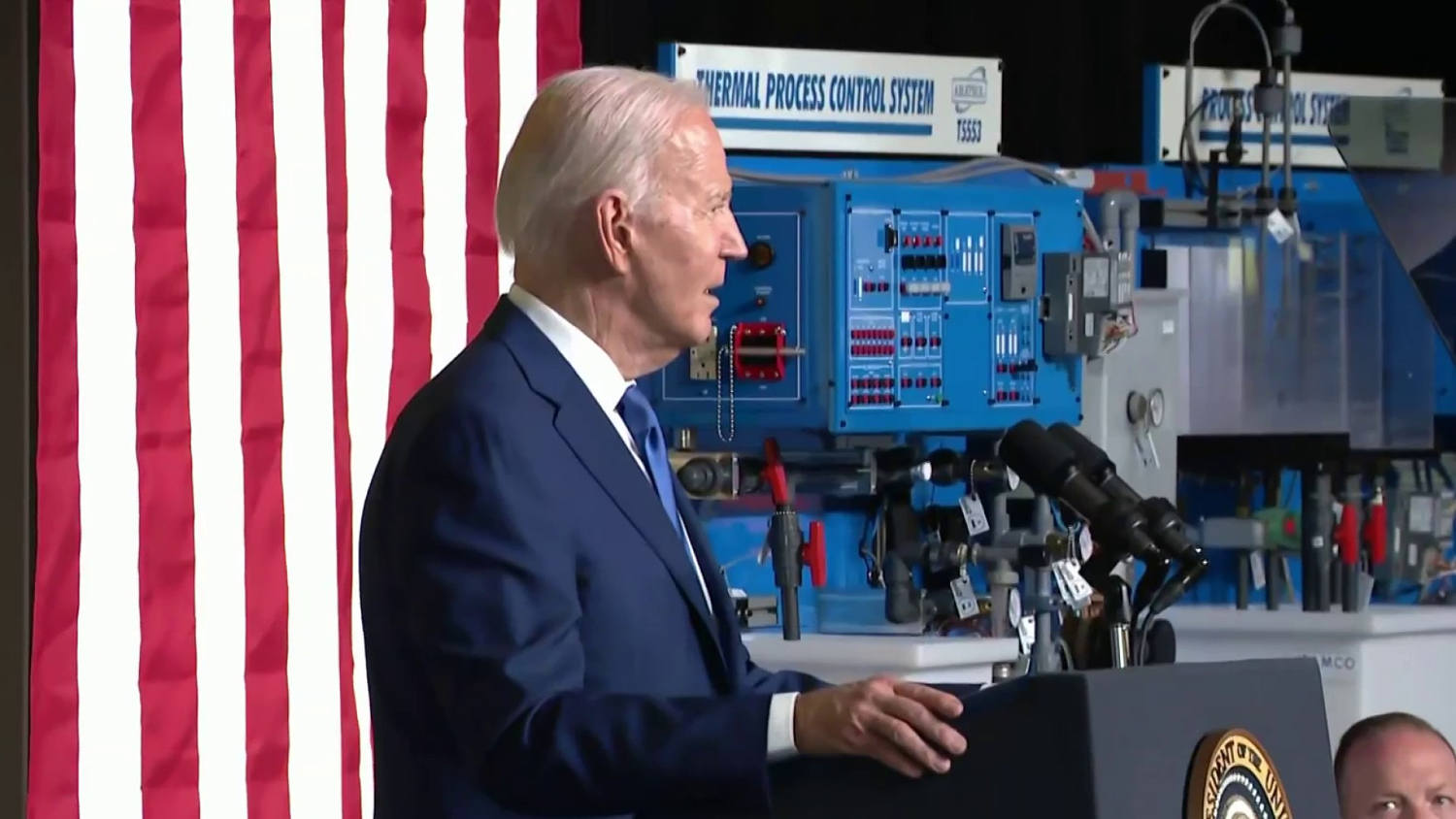 Biden promotes economy in battleground Wisconsin