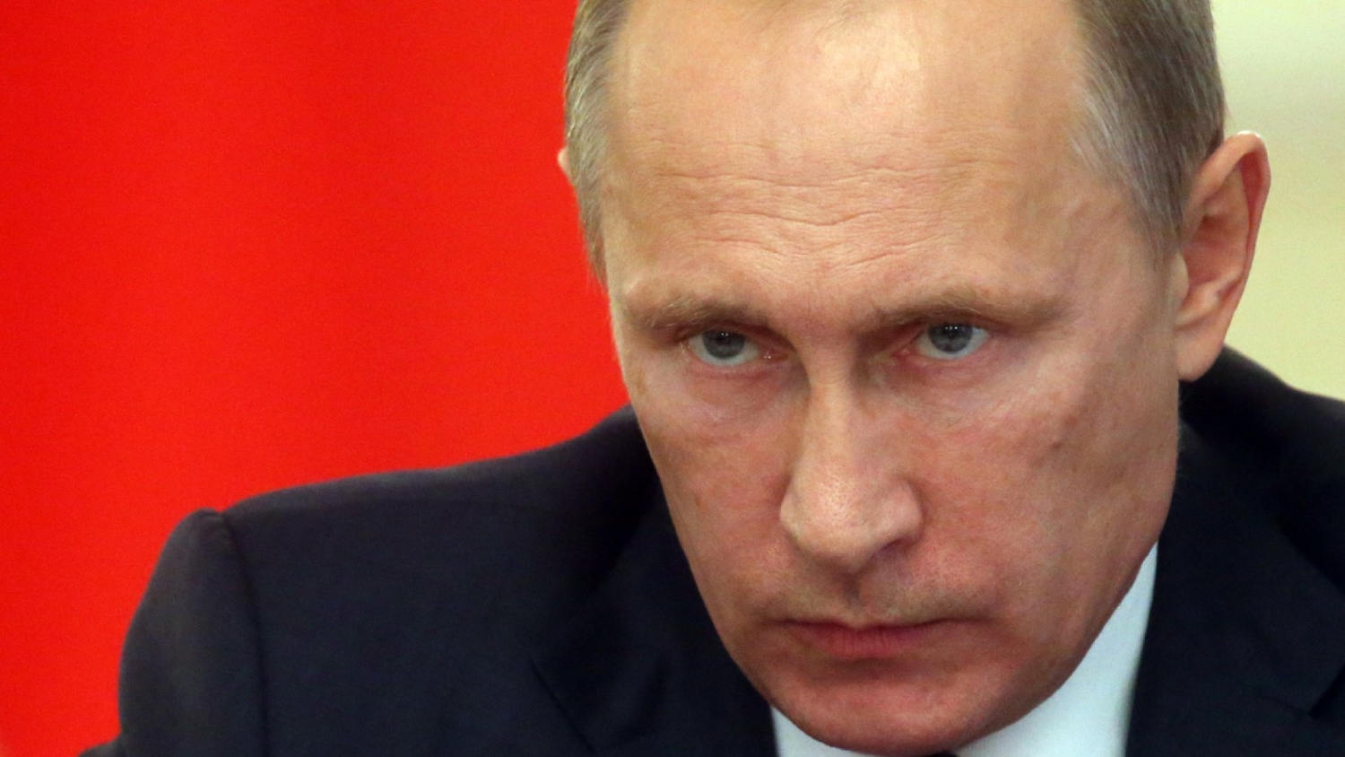 Putin appoints economist as defense minister amid concerns about weapons & resources