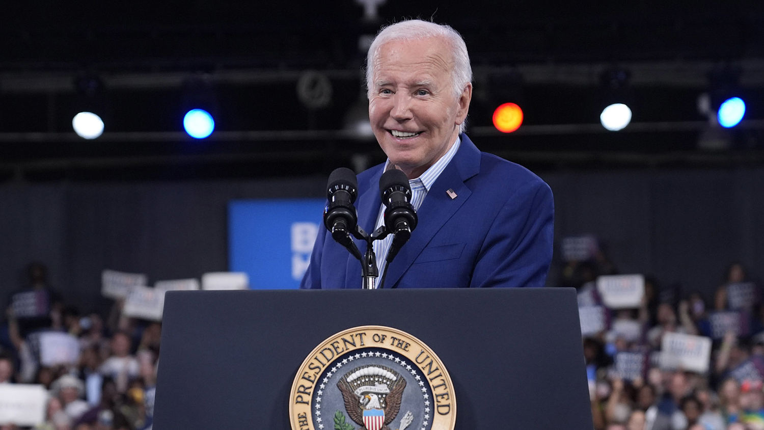 Biden holds campaign rally in Wisconsin