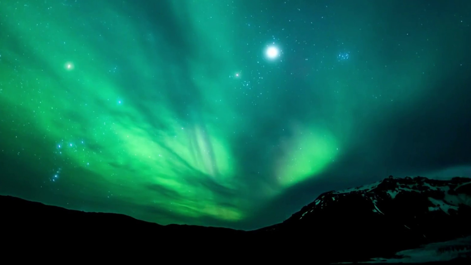 Rare and spectacular show of the Northern Lights