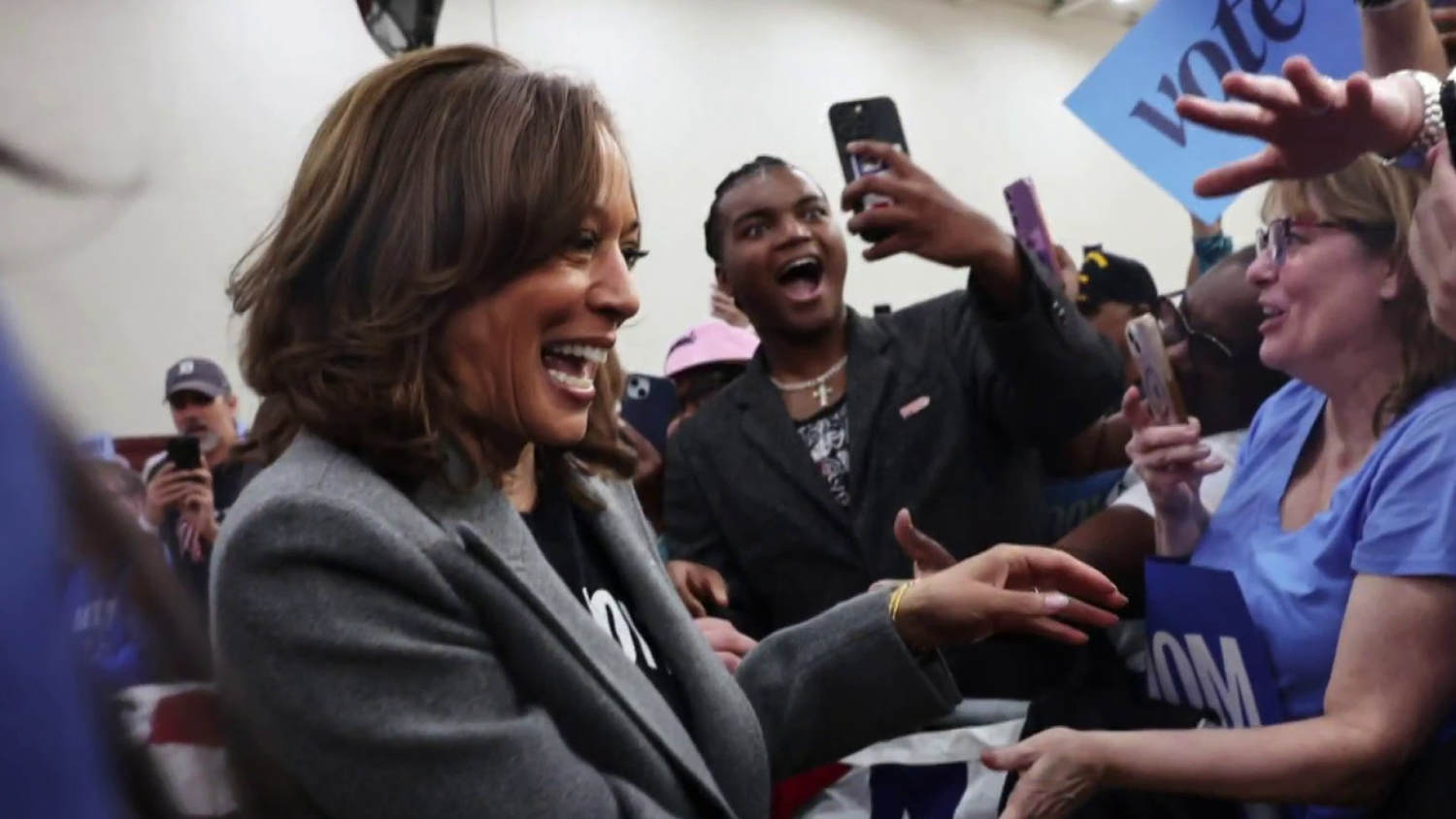 Harris barnstorms in three crucial swing states