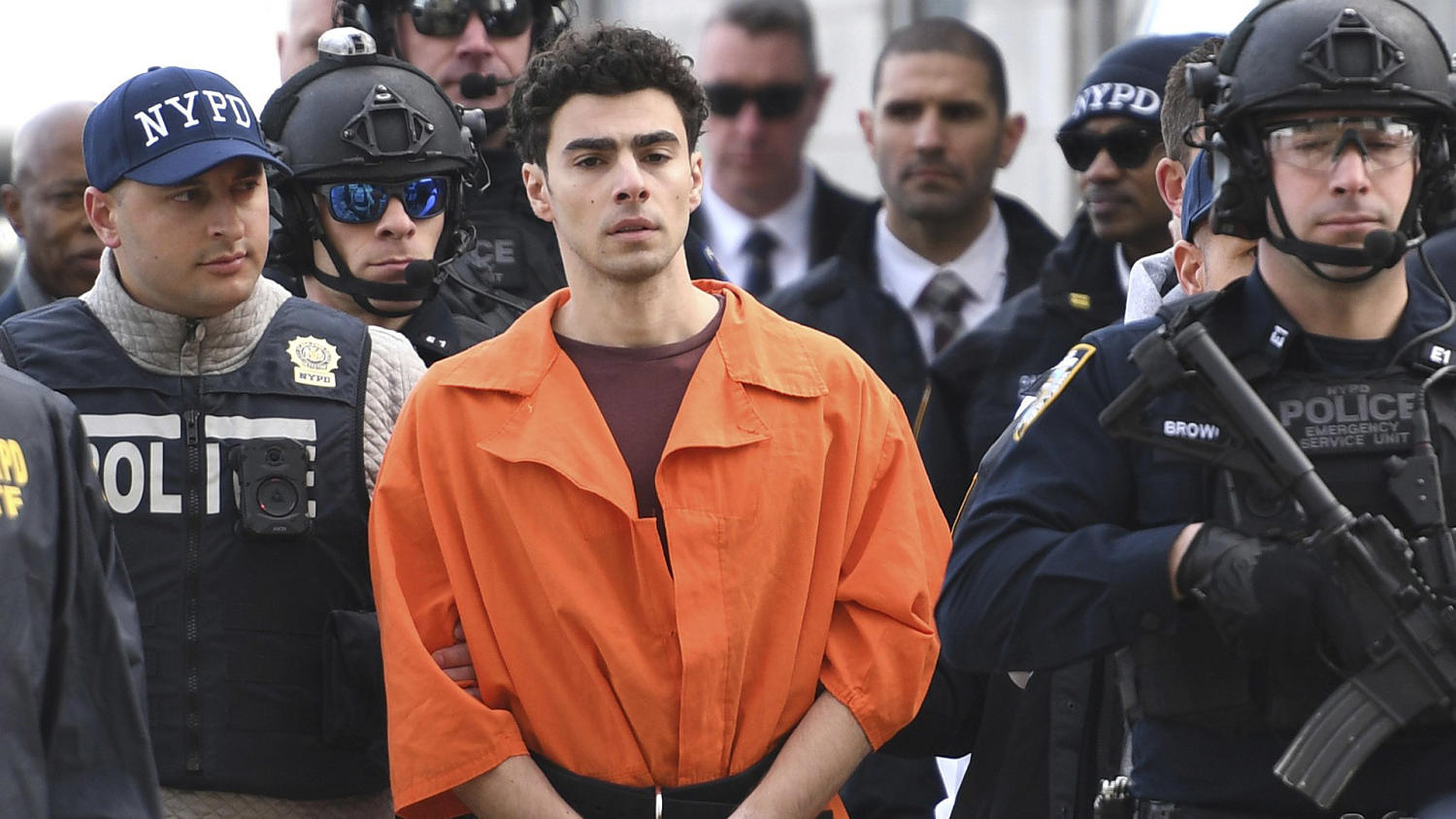 Watch Luigi Mangione transported to New York to face federal charges in CEO  killing