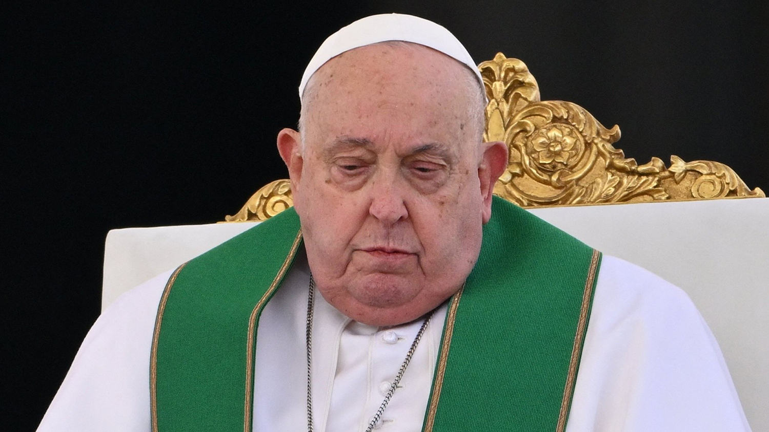 Pope diagnosed with double pneumonia, will remain hospitalized