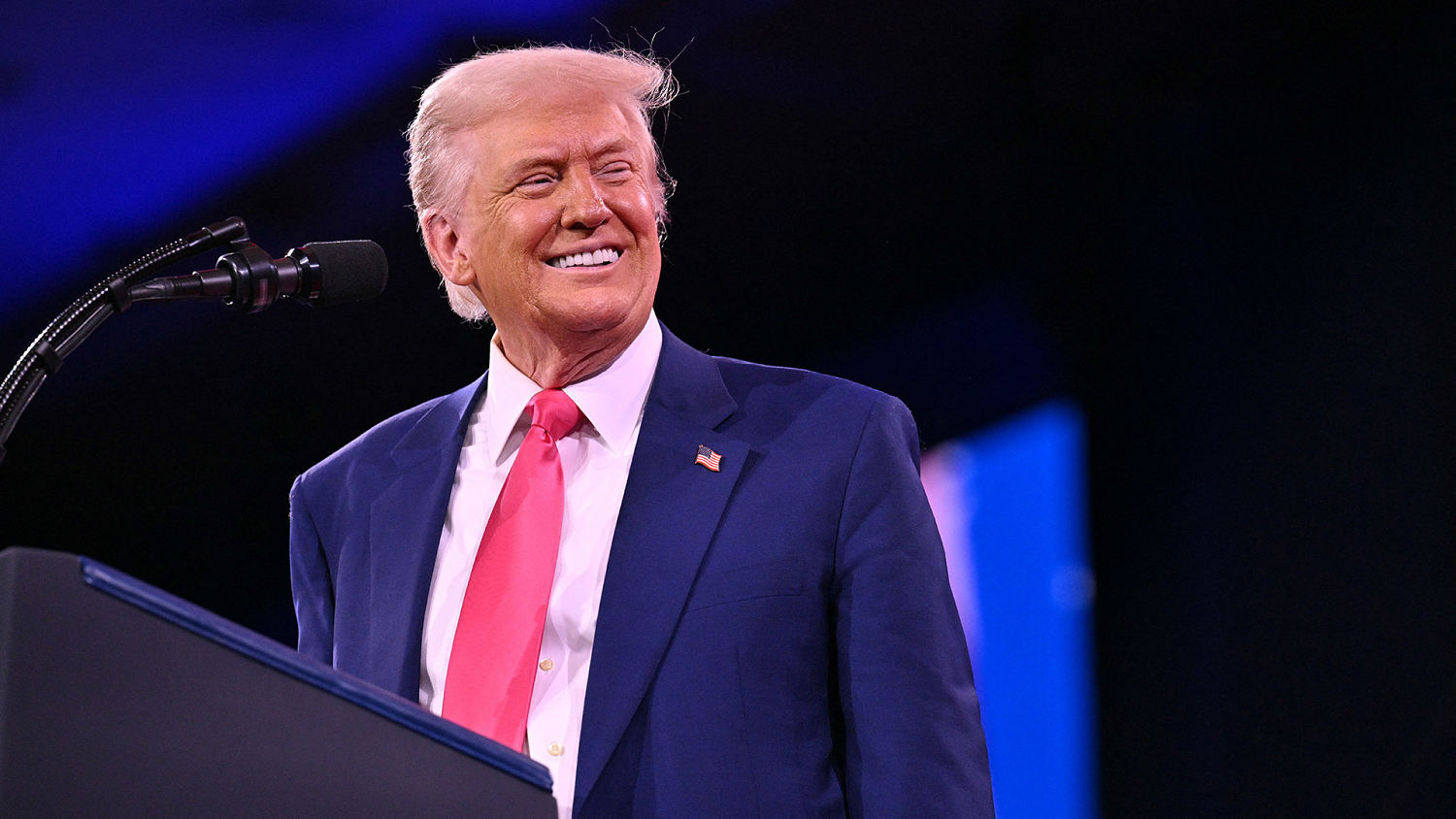 Trump holds press conference with French President Macron