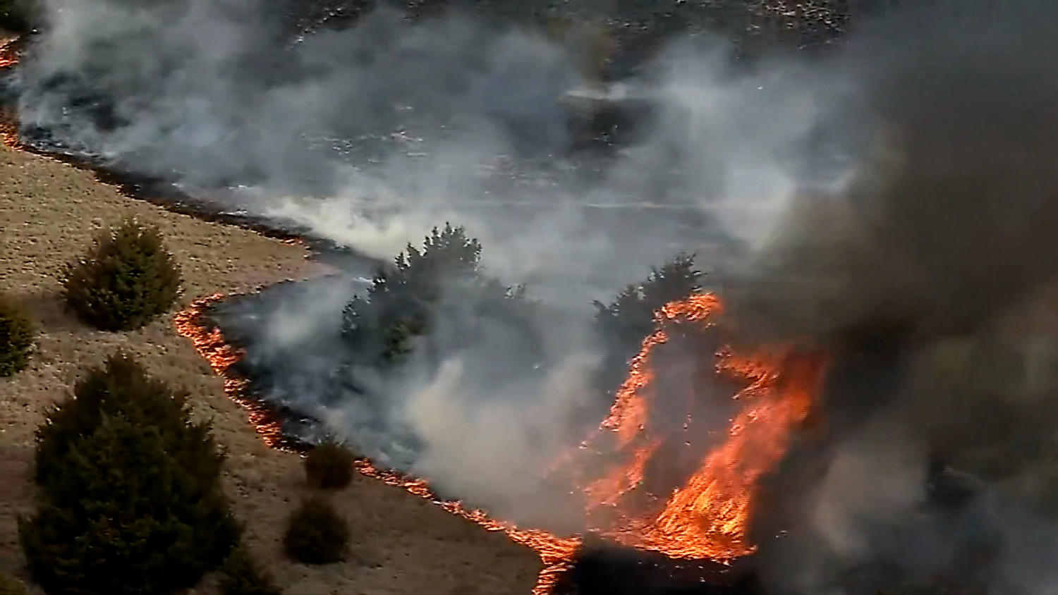 Video shows wildfires burning across Oklahoma