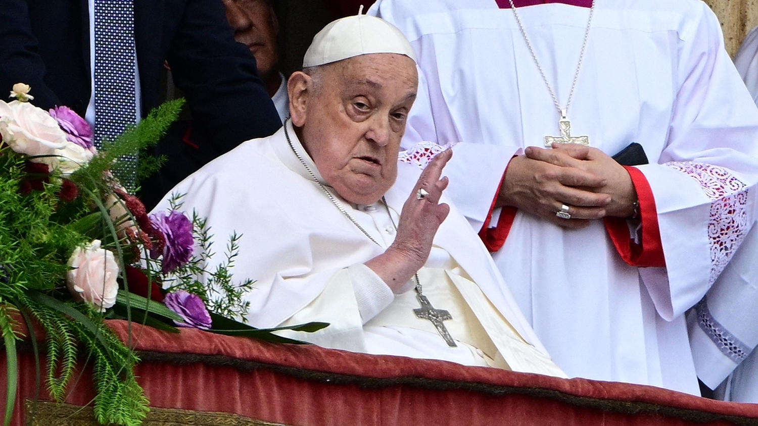 Pope Francis makes surprise appearance at St. Peter's Basilica