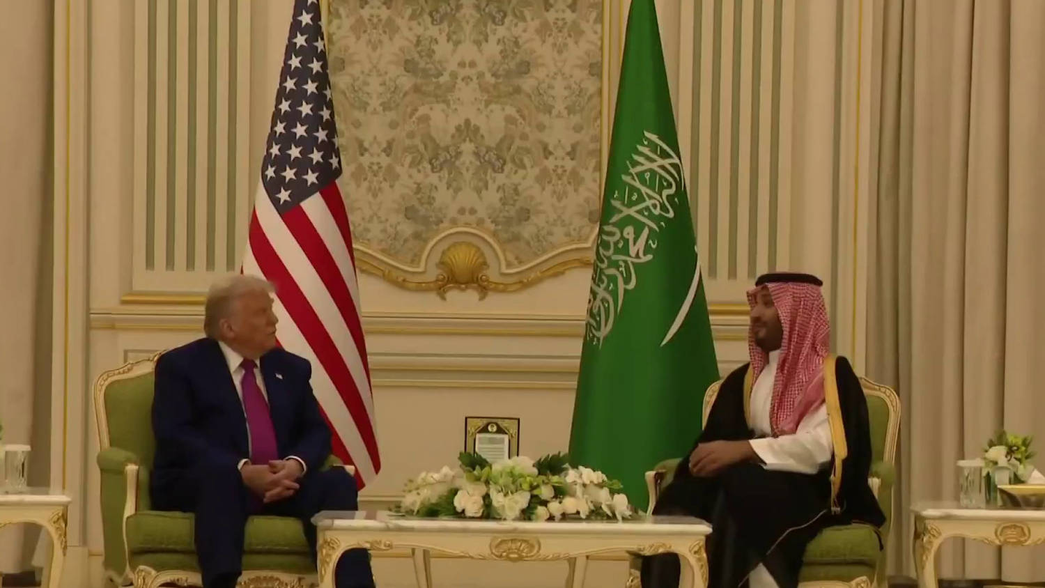Trump kicks off high-stakes mideast trip in Saudi Arabia