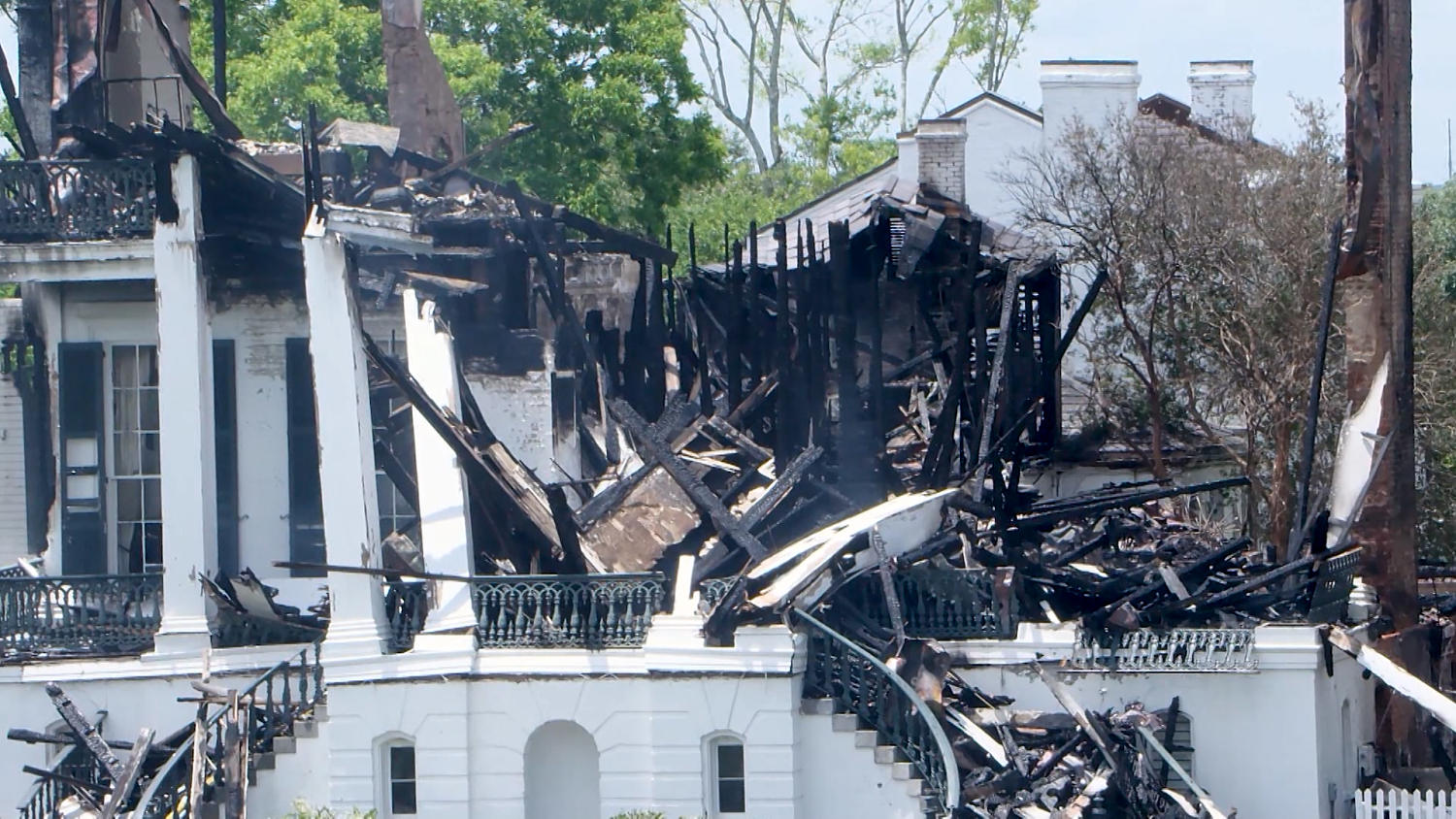 Fire destroys Louisiana plantation house, calling legacy into question