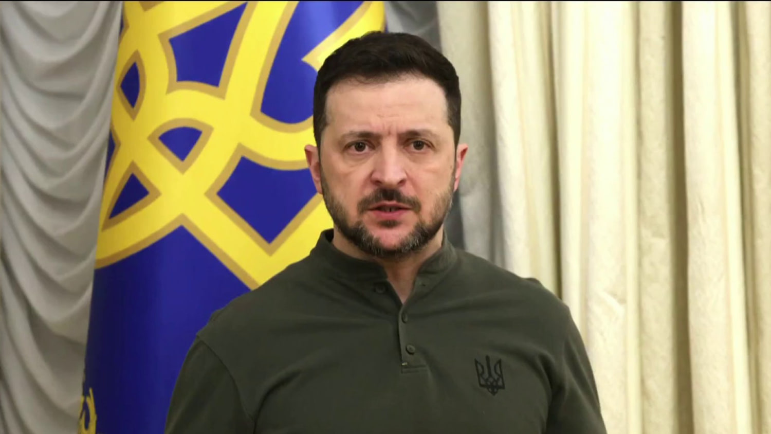 Zelenskyy has ‘no intention’ of ceding territory with Trump and Putin set to hold talks